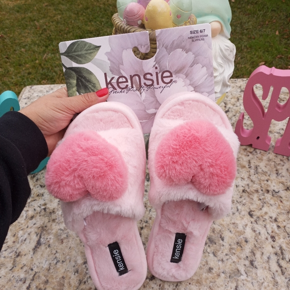Kensie | Shoes | Kensie Heart Pom Pom Slippers | Poshmark